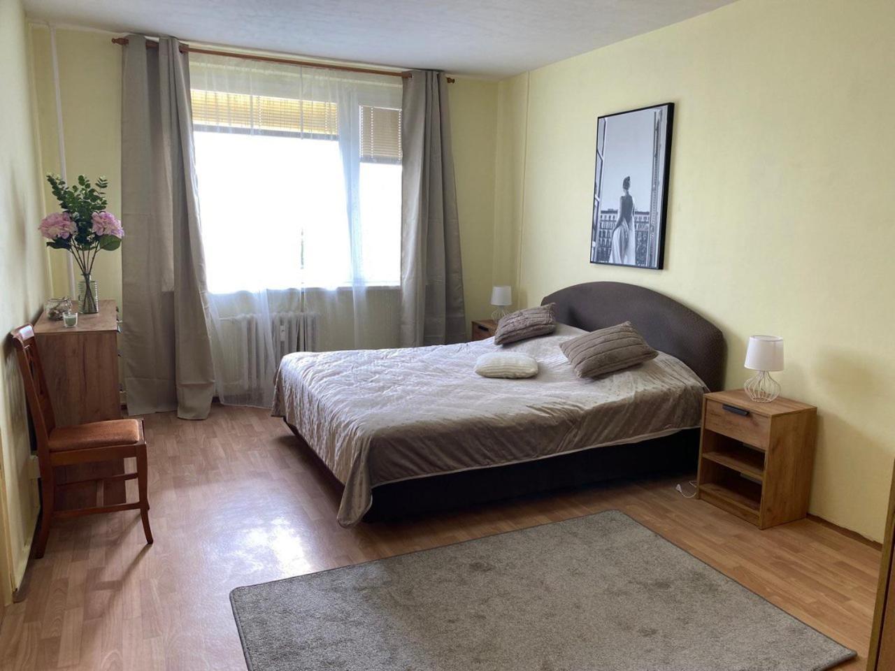 Apartmany 2Kk U Fakultni Nemocnice Volne Parkovani Hradec Králové Exterior foto